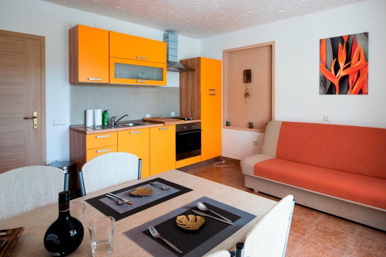 Lavanda Apartments&Studios Pinezići Exterior foto