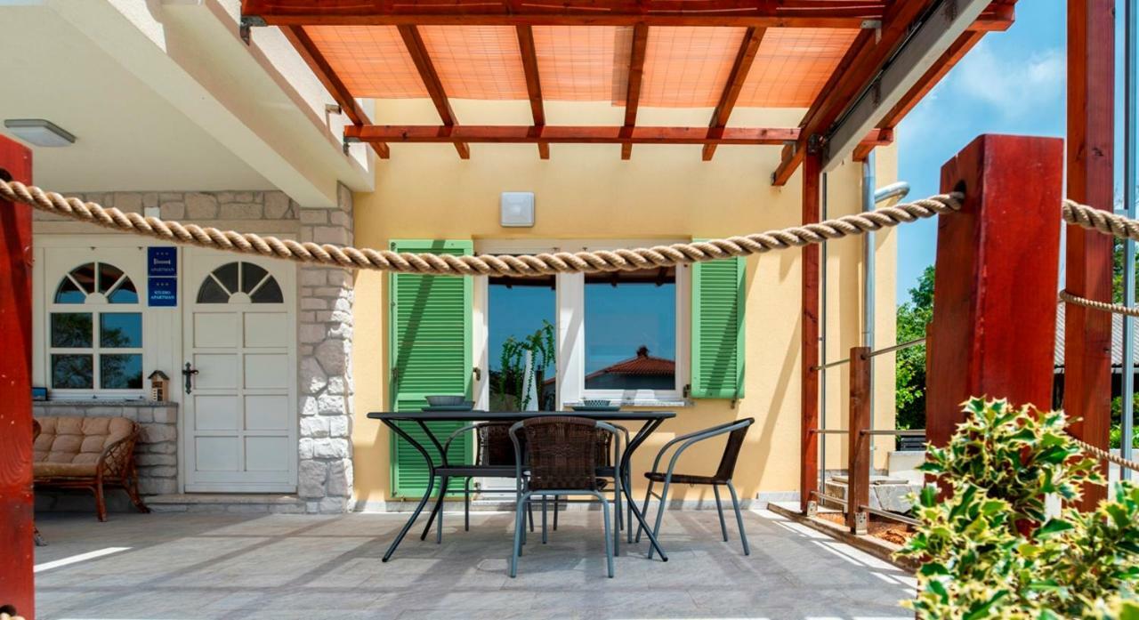 Lavanda Apartments&Studios Pinezići Exterior foto